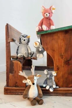 Steiff Ratte Mia Maus, Original Plüschtier 20 Cm, Plüschmaus, Kuscheltier Für Kinder, Soft Cuddly Friends, Schmusetier Zum Spielen & Kuscheln, Beweglich & Waschbar, Stofftier Grau (056376) -Plüschtiere steiff ratte mia maus original plueschtier 20 cm plueschmaus kuscheltier fuer kinder soft cuddly friends schmusetier zum spielen kuscheln beweglich waschbar stoff 1